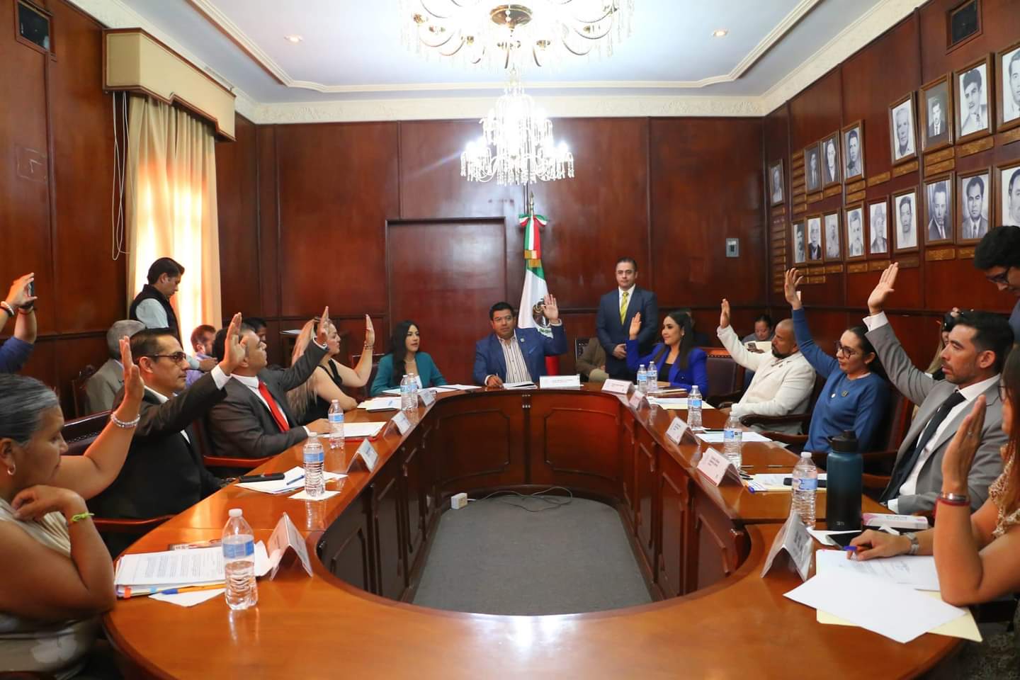 PRIMERA REUNIÓN DE CABILDO Y TOMA DE PROTESTA DE ALGUNOS MIEMBROS DE GABINETE